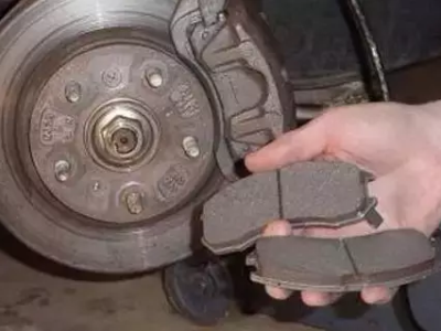 剎車片什么時候更換？