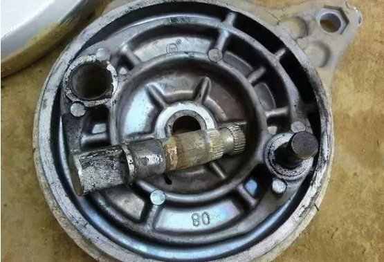 摩托車碟剎好，還是鼓剎好呢？