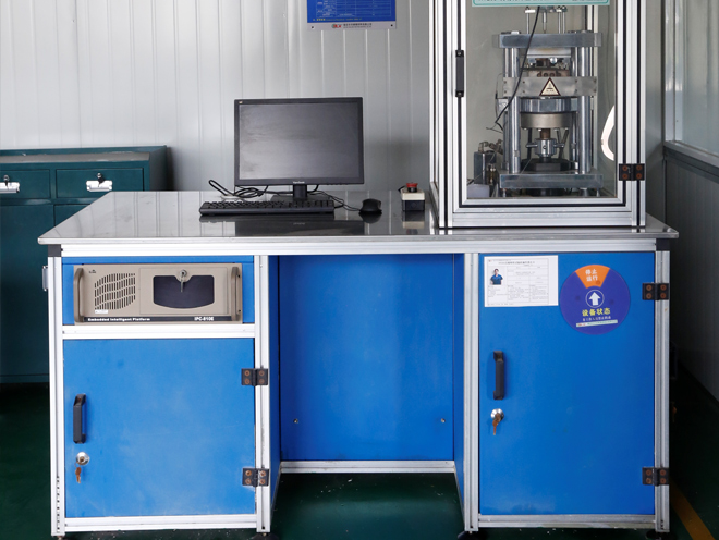 華龍制動器摩擦片防塵、防污性好，摩擦系數(shù)穩(wěn)定