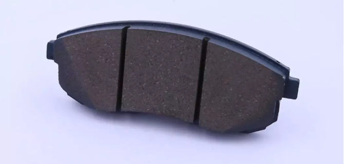 摩擦材料中金屬配方和陶瓷配方有什么不同？