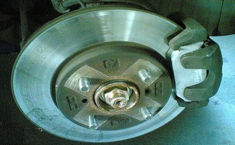 在傳動和制動過程中，摩擦片應該滿足什么樣的要求呢？