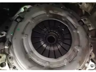 行車無力？也許就是離合器片出了問題。