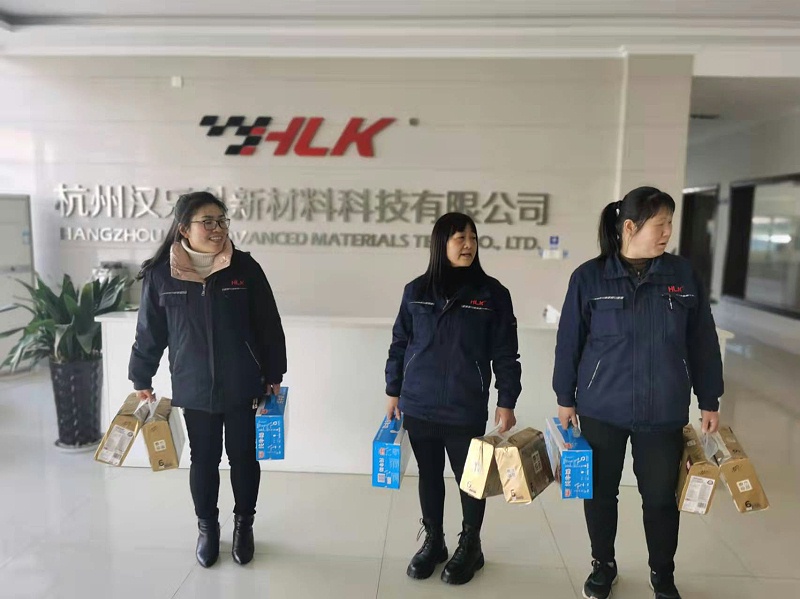 “三八”婦女節(jié)漢樂(lè)科剎車片公司為女職工發(fā)放溫馨福利